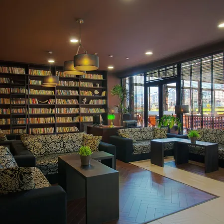 佩伦洛奇酒店 4*